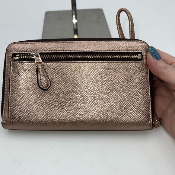 Coach Women's Metallic Universal Wallet with Phone Pocket in Rose Gold Pebble Le - Picture 4 of 8